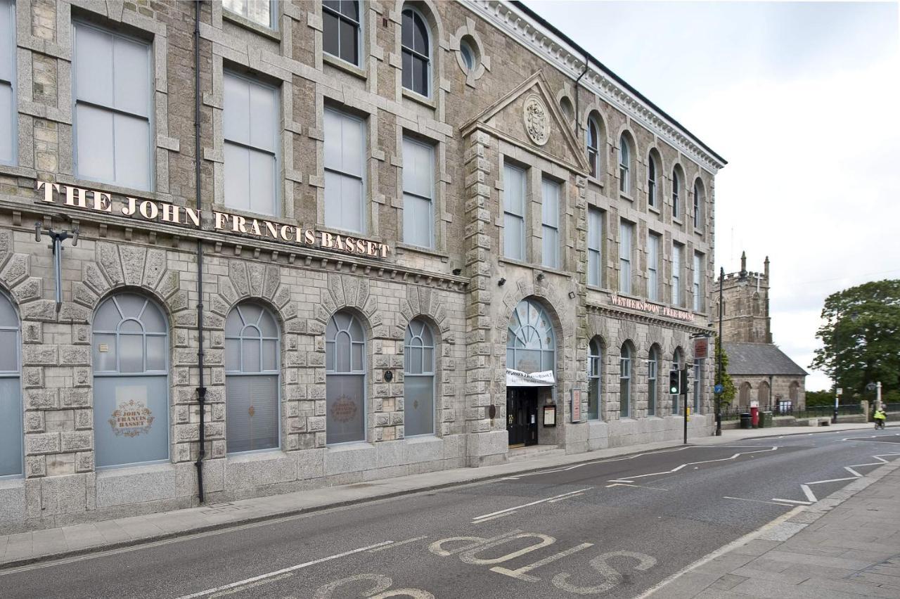 The John Francis Basset Wetherspoon Camborne Bagian luar foto